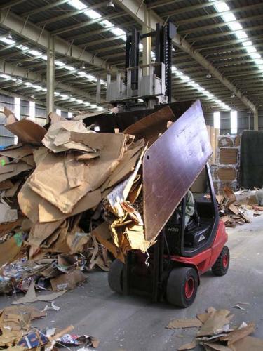 Zglobne vilice z vedrom